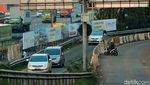 Duh! Pemotor Nekat Lawan Arah di Exit Tol Tangerang