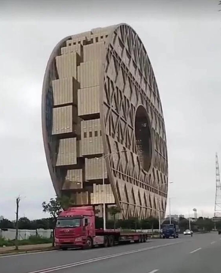 Foto Mengecoh