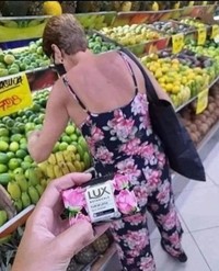 Foto Mengecoh
