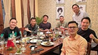 Ruben Onsu juga dikenal punya banyak teman. Tidak aneh jika dirinya banyak dekat dengan rekan sejawatnya yang juga selebriti terkenal. Foto: Instagram/ruben_onsu