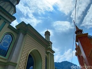 Rukunnya Gereja-Masjid Berhadapan di Jepara Saat Paskah-Ramadan Berbarengan