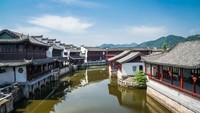 Desa Simitai sendiri secara historis merupakan jalur penting bagi Tembok Besar China. Tembok Besar China yang dibangun pada masa Dinasti Ming itu dapat dilihat dari Gubei. Foto: Getty Images/iStockphoto/fanjianhua