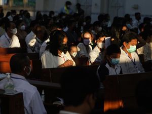 Misa Kamis Putih di Gereja Katedral Santa Maria
