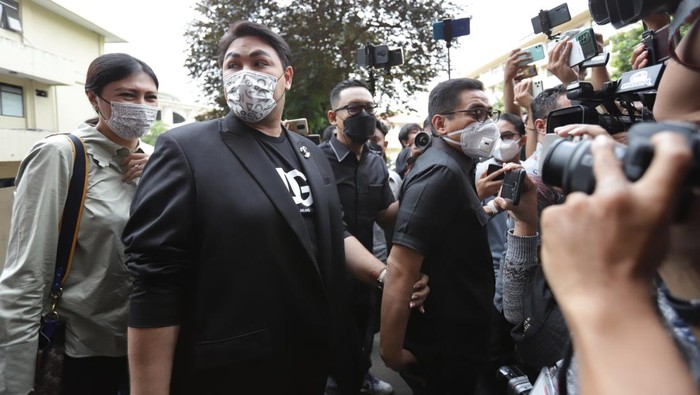 Ivan Gunawan mendatangi Bareskrim Polri.