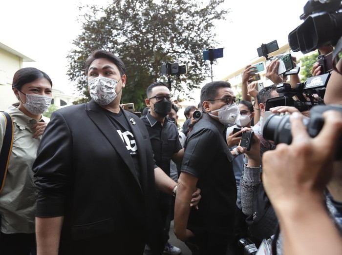 Ivan Gunawan mendatangi Bareskrim Polri.