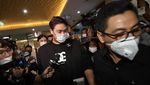 Ivan Gunawan Masuk ke Bareskrim Bawa Koper Hitam, Apa Isinya?