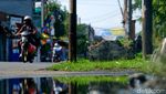 Jangan Meleng, Ada Kotak Semen Menjorok ke Jalan di Ciputat