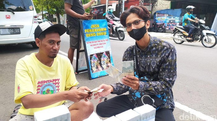 Jasa tukar uang di Lamongan