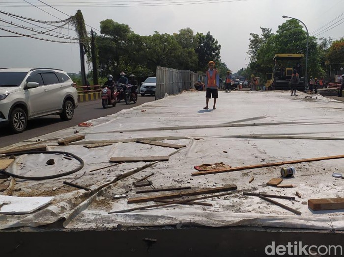 Jembatan Balun Lamongan yang ambles telah selesai dicor
