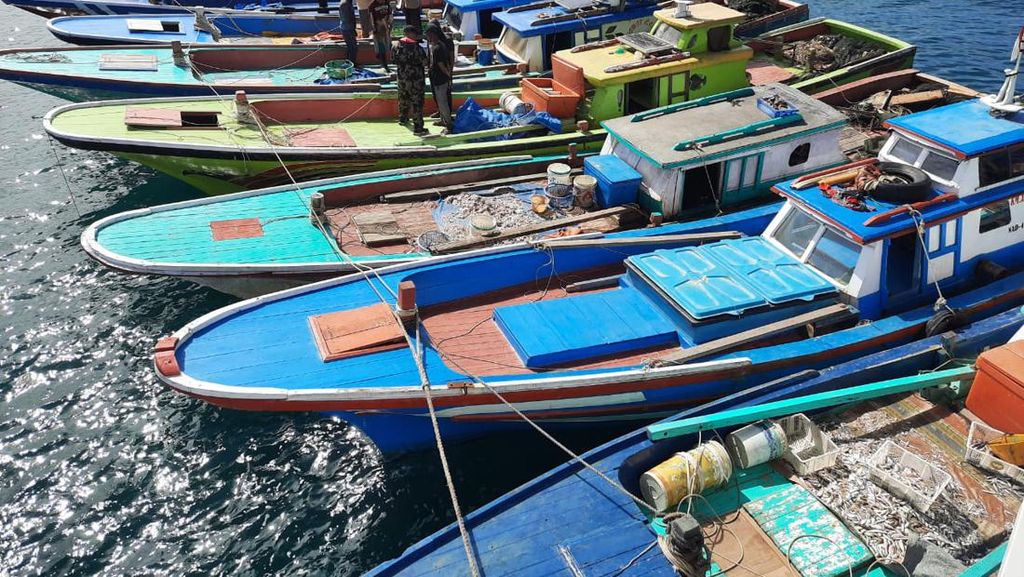 Ribuan Kapal Tak Melaut Gegara BBM Naik, 2 Juta Nelayan Terancam Nganggur