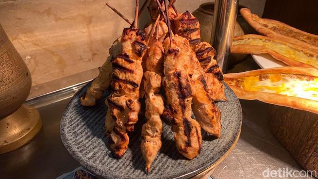 Kebab Orman Beef hingga Nasi Kebuli Turki Autentik Ada di Restoran Ini