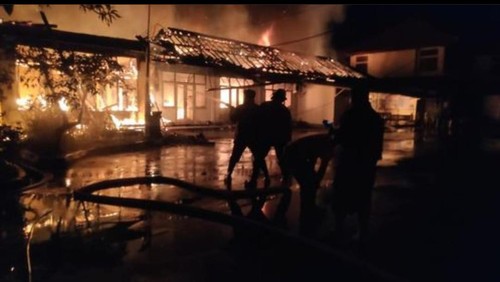 kebakaran kantor samsat denpasar 14 april 2022