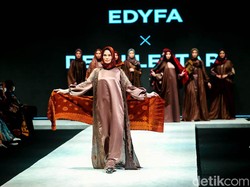 7 Koleksi Baju Muslim dari Kain Jambi di Indonesia Fashion Week 2022