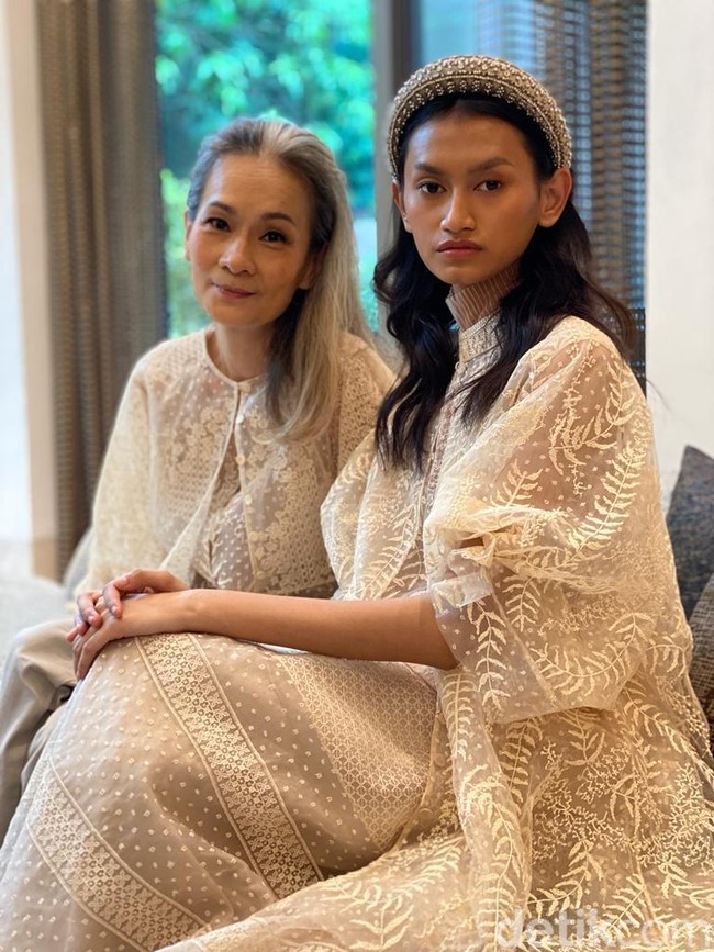 Koleksi terbaru desainer Sapto Djojokartiko yang mengangkat tema bertajuk Ied One-Off Collection 2022. Foto: Daniel Ngantung/detikcom