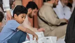 Potret Hidangan Berbuka yang Dibagikan di Masjidil Haram dan Masjid Nabawi
