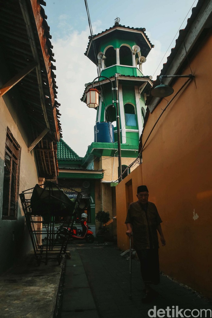 Masjid di Tangerang Ini Telah Berusia 445 Tahun Masjid Jami Kalipasir merupakan masjid tertua di Kota Tangerang. Masjid itu telah berusia 445 tahun.