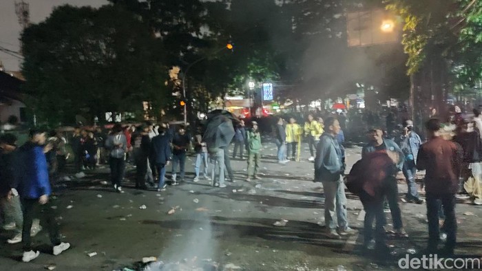 Massa Aksi Balik Kanan Usai Demo di Bandung