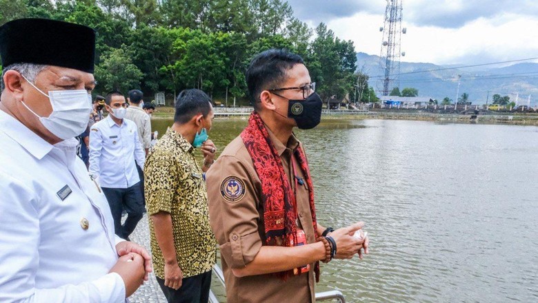 Menparekraf Sandiaga Uno Menparekraf Sandiaga Uno