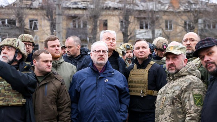 Polish President Andrzej Duda visits the town of Dmytrivka, as Russia's attack on Ukraine continues, in Kyiv region, Ukraine April 13, 2022. Picture taken April 13, 2022.  Jakub Szymczuk/Polish Presidency/Handout via REUTERS    THIS IMAGE HAS BEEN SUPPLIED BY A THIRD PARTY. MANDATORY CREDIT       NO RESALES. NO ARCHIVES.