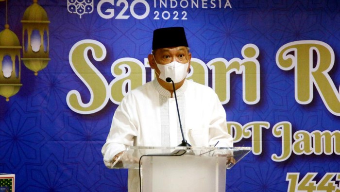 Momentum ramadan dimanfaatkan oleh beberapa BUMN untuk berbagi dengan anak-anak yatim dan kurang mampu. Seperti inilah salah satunya. 

Kegiatan yang dilakukan berupa pembagian sembako dan santunan kepada anak yatim, tarawih keliling, dan pemberian Al-Quran ke masjid, serta juga pembagian sepatu untuk anak sekolah.