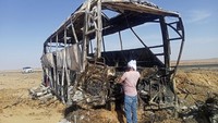 Dilaporkan, bus wisata tersebut tengah dalam perjalanan menuju Kuil Esna yang berada di sebelah barang Sungai Nil. Di tengah perjalanan, bus wisata itu bertabrakan dengan sebuah truk.  