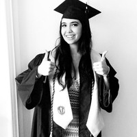 Wanita yang datang dari keluarga miliarder ini merupakan lulusan UCLA School of Theater, Film and Television.  Foto: Instagram/@nooralfallah