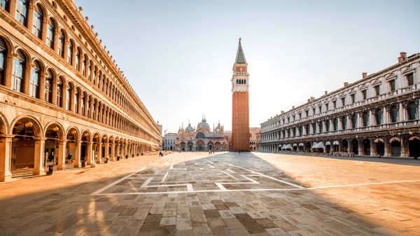 Inilah Procuratie Vecchie di St. Marks Square, salah satu bangunan paling terkenal telah dibuka untuk umum, dan itu pertama kalinya dalam sejarah. Inilah Procuratie Vecchie di St. Marks Square, salah satu bangunan paling terkenal telah dibuka untuk umum, dan itu pertama kalinya dalam sejarah.