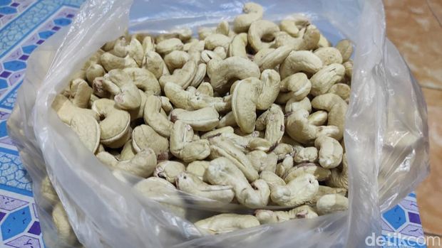 Produsen dan penjual mete di Wonogiri, Kamis (14/4/2022).