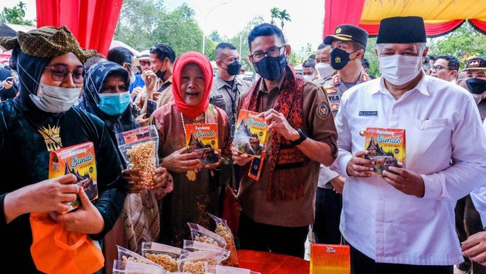 Proses revitalisasi Pulau Belibis masih terus berlangsung. Melalui revitalisasi itu, Pulau Belibis bersiap menjadi destinasi wisata unggulan di Solok, Sumbar.