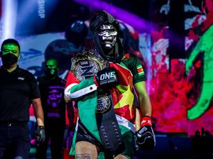 ONE Championship: Regian Eersel si Petarung Bertopeng