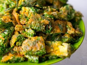 3 Resep Olahan Bayam Selain Sayur Bening yang Gurih Segar
