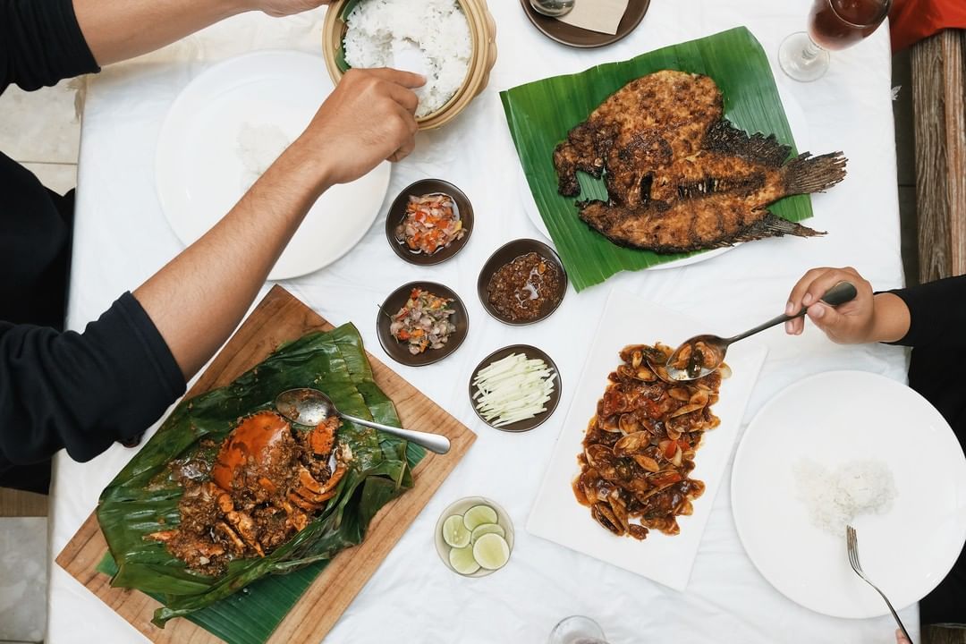 Restoran seafood dengan konseop live seafood