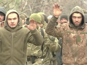 Rusia Klaim Nyaris 2.000 Tentara Ukraina Menyerahkan Diri di Mariupol