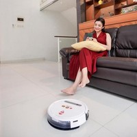 Sebuah ruangan tampak minim perabotan. Bikin Chelsea betah di rumah.  (Foto: Instagram/@chelseaoliviaa)