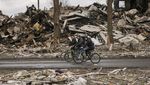 Bersepeda di Antara Puing Perang Ukraina