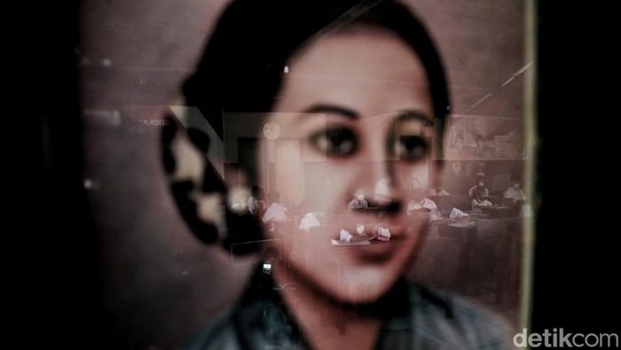 Syair lagu Ibu Kita Kartini merupakan ciptaan W.R Soepratman. Bagaimana syair lagu Ibu Kita Kartini? Cek infonya di bawah ini.