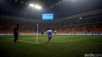 Atapnya bisa dibuka tutup, kapasitasnya 82 ribu penonton. JIS dibangun dengan APBD sebesar Rp 4,5 triliun.  Rifkianto Nugroho/detikcom