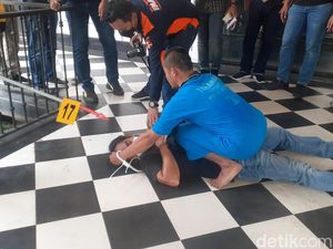 Detik-detik Perampok Bunuh Sekuriti eks Studio Foto Semarang Direkonstruksi