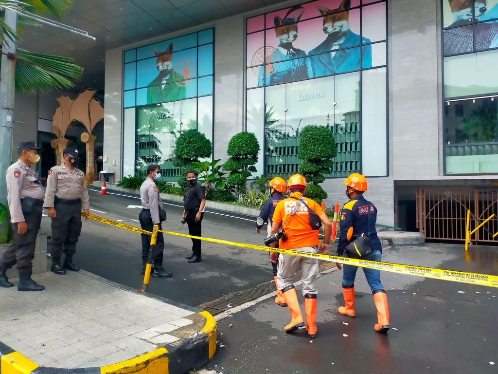 tunjungan plaza 5 surabaya terbakar