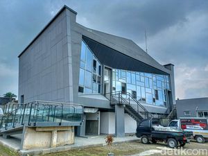 Melihat Masjid Salman Rasidi dengan Desain Lumbung Padi di Soreang Bandung