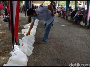Modal Bukti Vaksin Dosis 2, Warga di Mamuju Bisa Beli Minyak Goreng Murah