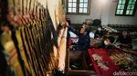 Aksi Bocil Pecinta Wayang Kulit