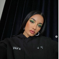 Isu putusnya Rihanna dan A$AP Rocky belum terkonfirmasi. Kedua belah pihak tak memberikan pernyataan apapun terkait gosip tersebut. Begitupun Amina Muaddi. Malah Amina dengan santai mengunggah foto Rihanna di Instagram yang tengah memakai sepatu karyanya. Foto: Dok. Instagram Amina Muaddi