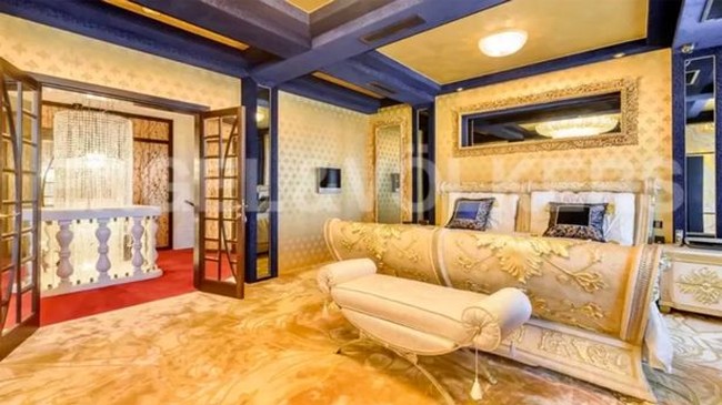 Luiza Rozova disebut sebagai anak Putin dengan mantan kekasihnya, Svetlana Krivonogikh. Svetlana yang dulu petugas kebersihan kini jadi miliuner yang punya saham di bank Rusia. Tak heran jika ia hidup mewah. Laporan terbaru menyebutkan ia tinggal di kawasan paling elite.Foto: Engel & Völkers