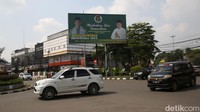 Khusus di foto Anies, terdapat tulisan Anies Baswedan For Presiden 2024 dan Mari Raih Kemenangan.  