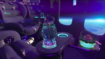 Kabin ini dibekali konektivitas WiFi dan bar minuman. Saat meluncur nanti, balon luar angkasa akan mencapai ketinggian 30 kilometer, jauh lebih rendah dari saingannya Virgin Galactic dan Blue Origin. Foto: Space Perspective