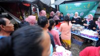 Aktivitas #RamadanAMAAN dilakukan secara serentak di 258 titik Mobile Distribution di Jawa dan Sumatera. Amaan adalah Digital Mass Market Ecosystem Platform yang melayani para perempuan pengusaha mikro.