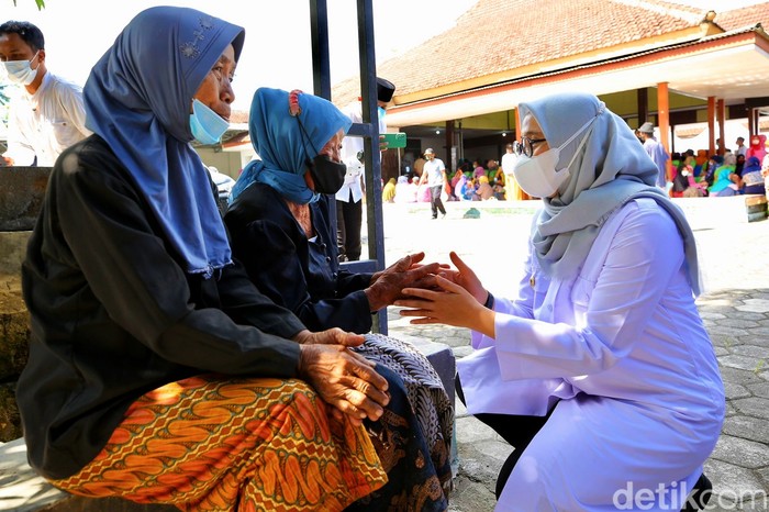 BLT minyak goreng telah didistribusi di Banyuwangi