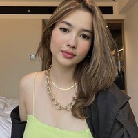 Rheina merupakan wanita asal Bandung yang jadi aspri ke-15. Foto: Instagram @rheinabs