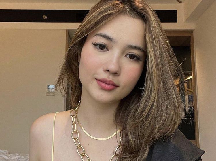 Cantiknya Rheina, Aspri ke-15 Hotman Paris Saat Makan Es Krim dan Pizza